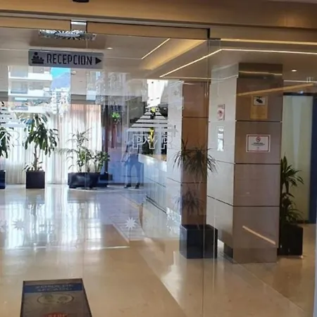 En Pyr Puerto * Fuengirola