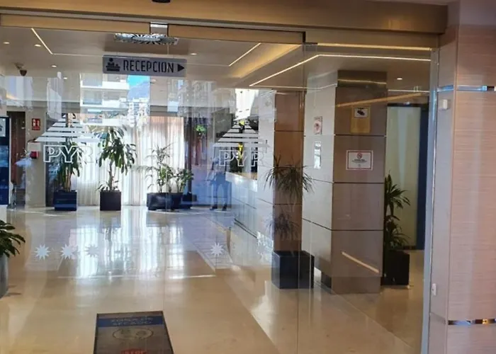 En Pyr Puerto * Фуэнхирола